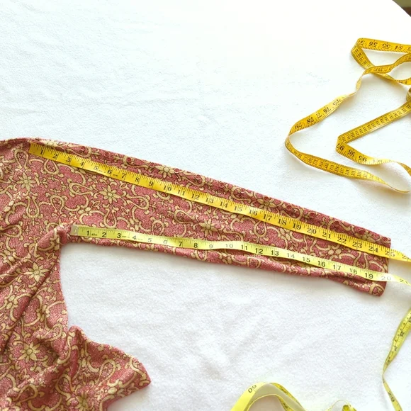 J. McLaughlin Pink & Gold/Gold Shimmer Pullover Sweater Decorative Buttons Sze L - Picture 6 of 9